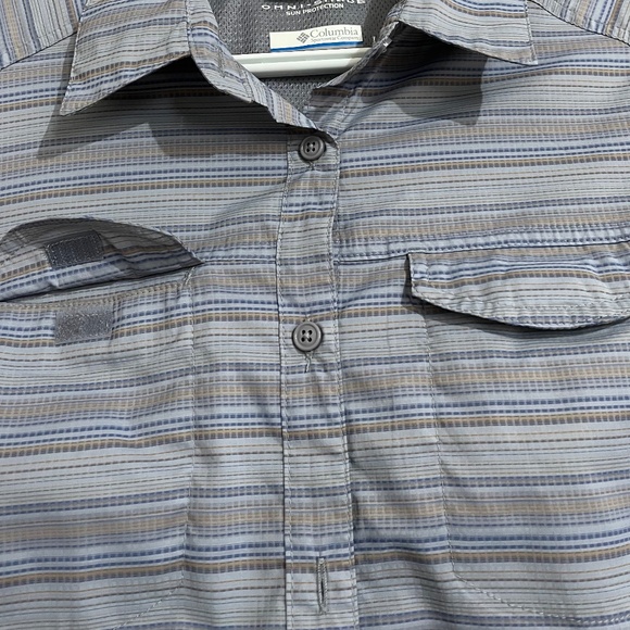 Columbia Women’s Multi Omni-Shade Sportswear Outdoor Lightweight Shirt Sz-M - Picture 2 of 6